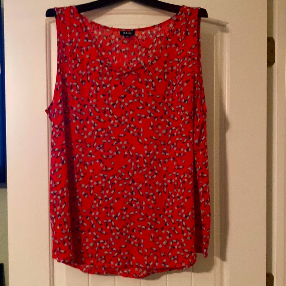 NWOT A.N.A Top. Size Large. Beautiful print! Lovely fabric. All season.